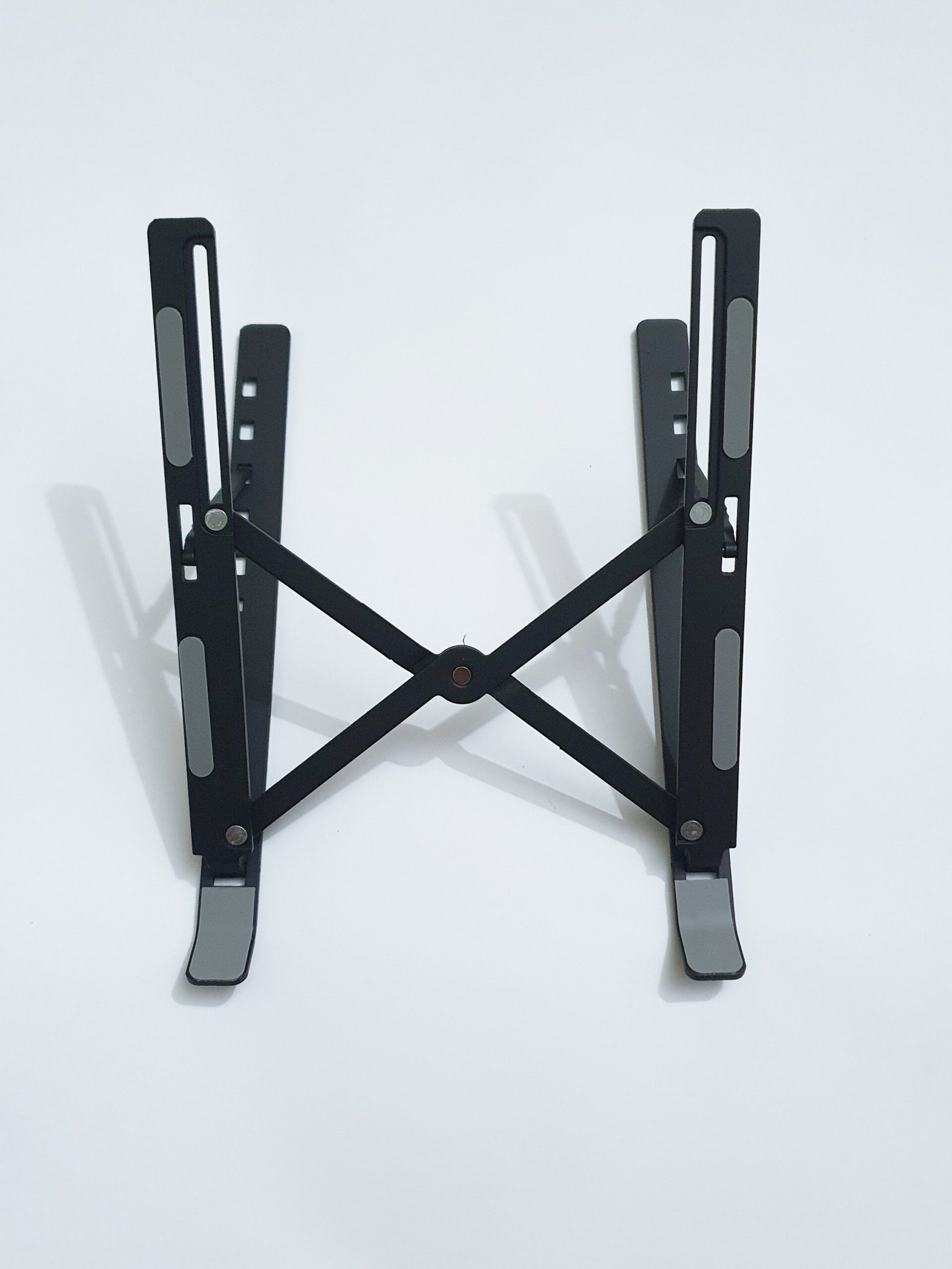 2025/08/20250725_233827-scaled.jpg Laptop Stand - Image 2