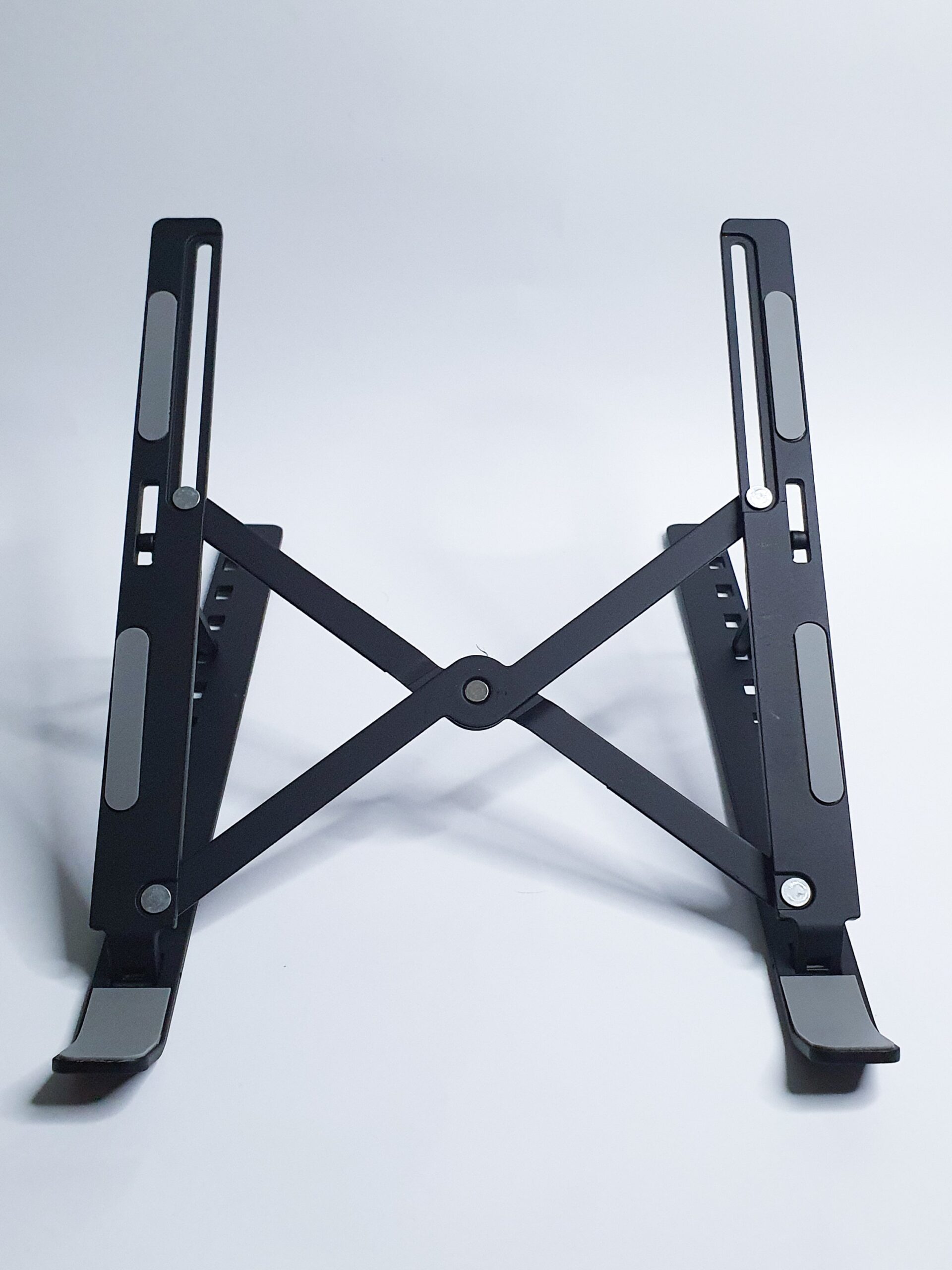 2025/08/20250727_223542-scaled.jpg Laptop Stand - Image 1