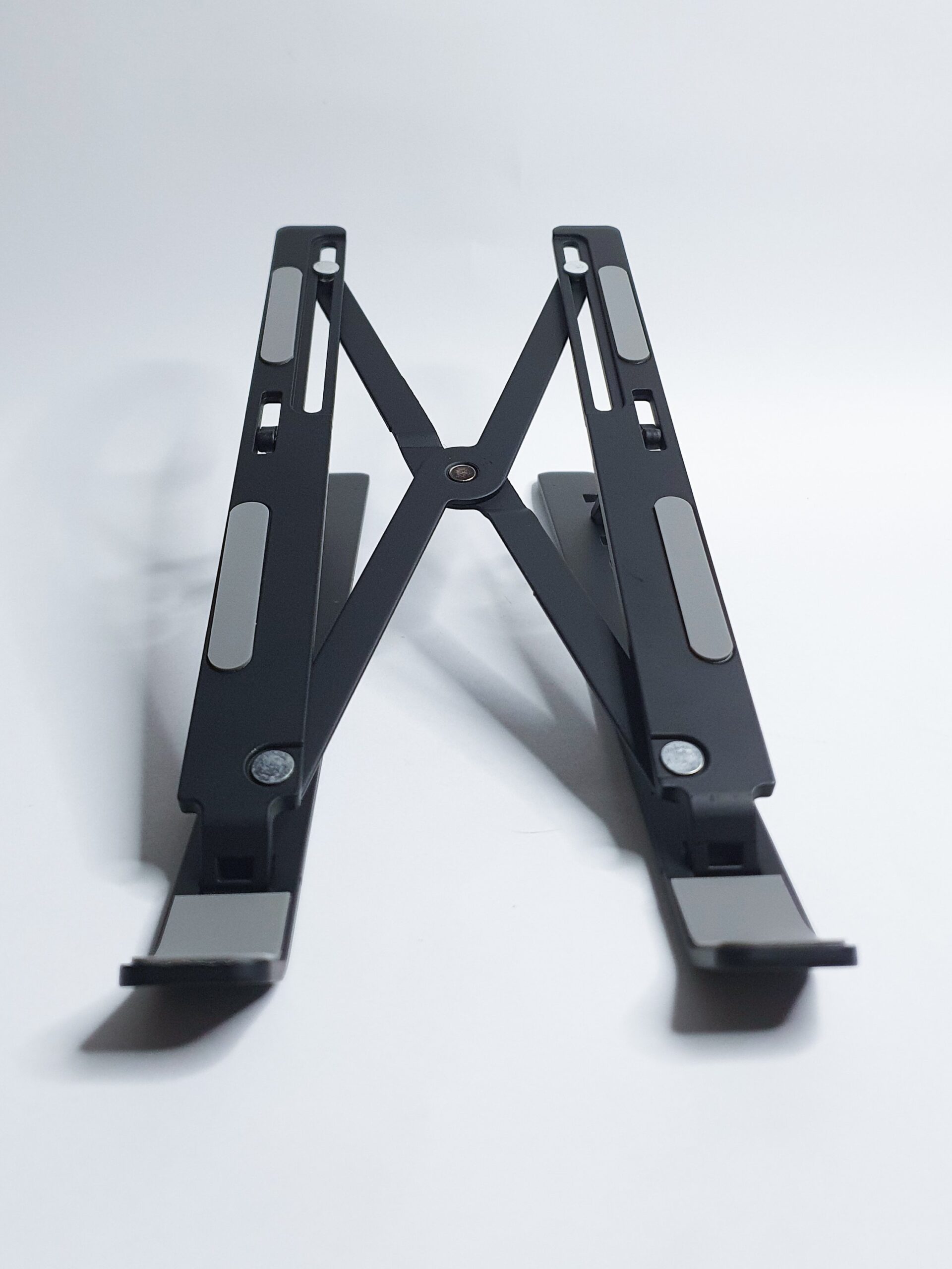 2025/08/20250727_223606-scaled.jpg Laptop Stand - Image 3